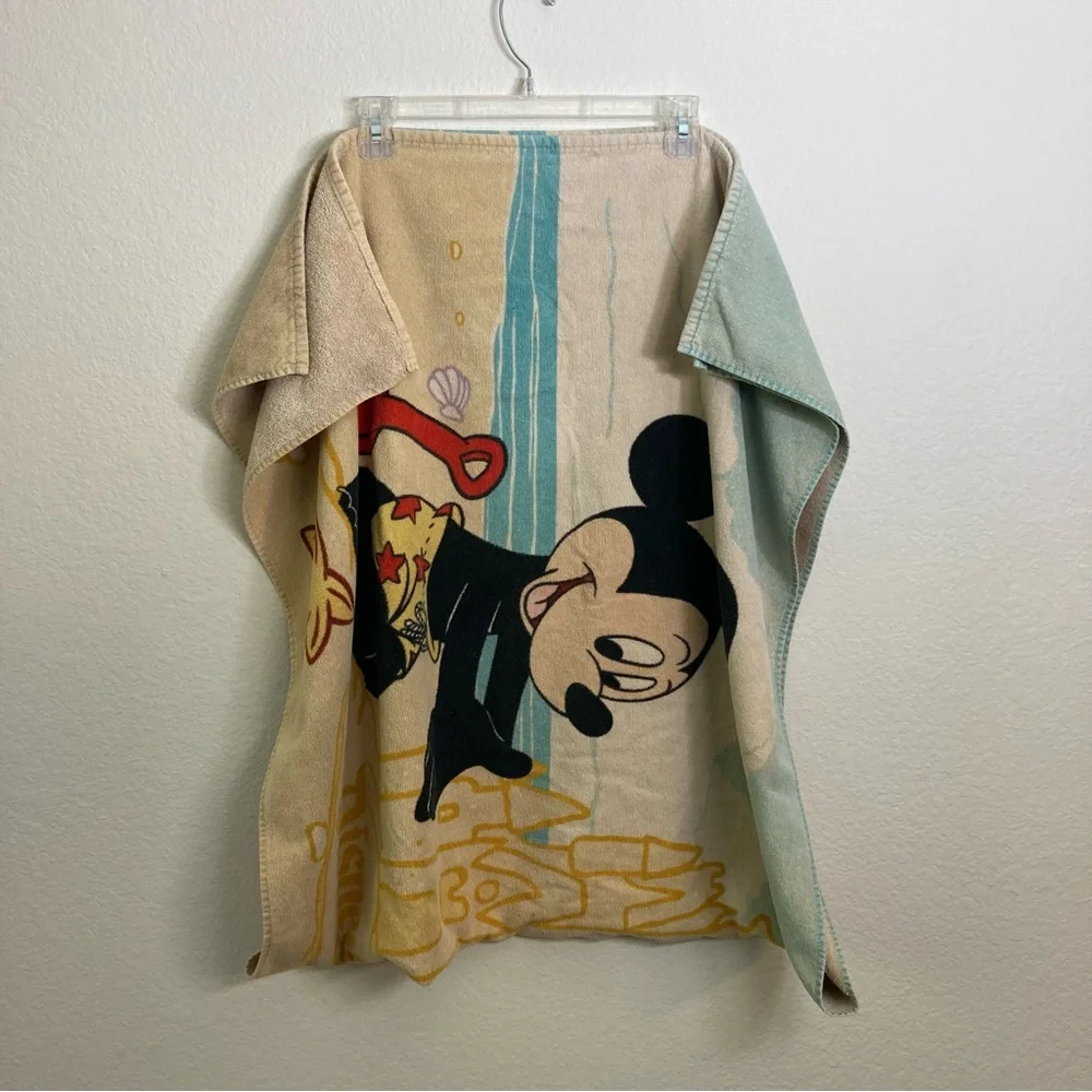 Vintage Disney Towel - Mickey & Minnie at the Beach - 31x58